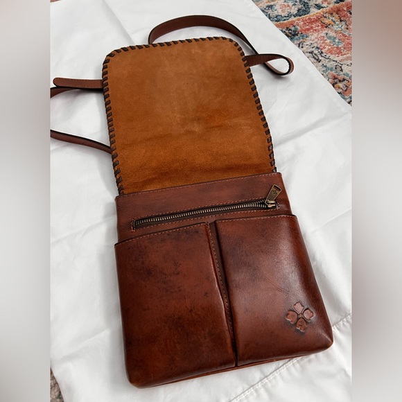 Patricia Nash crossover leather handbag - Picture 2 of 4